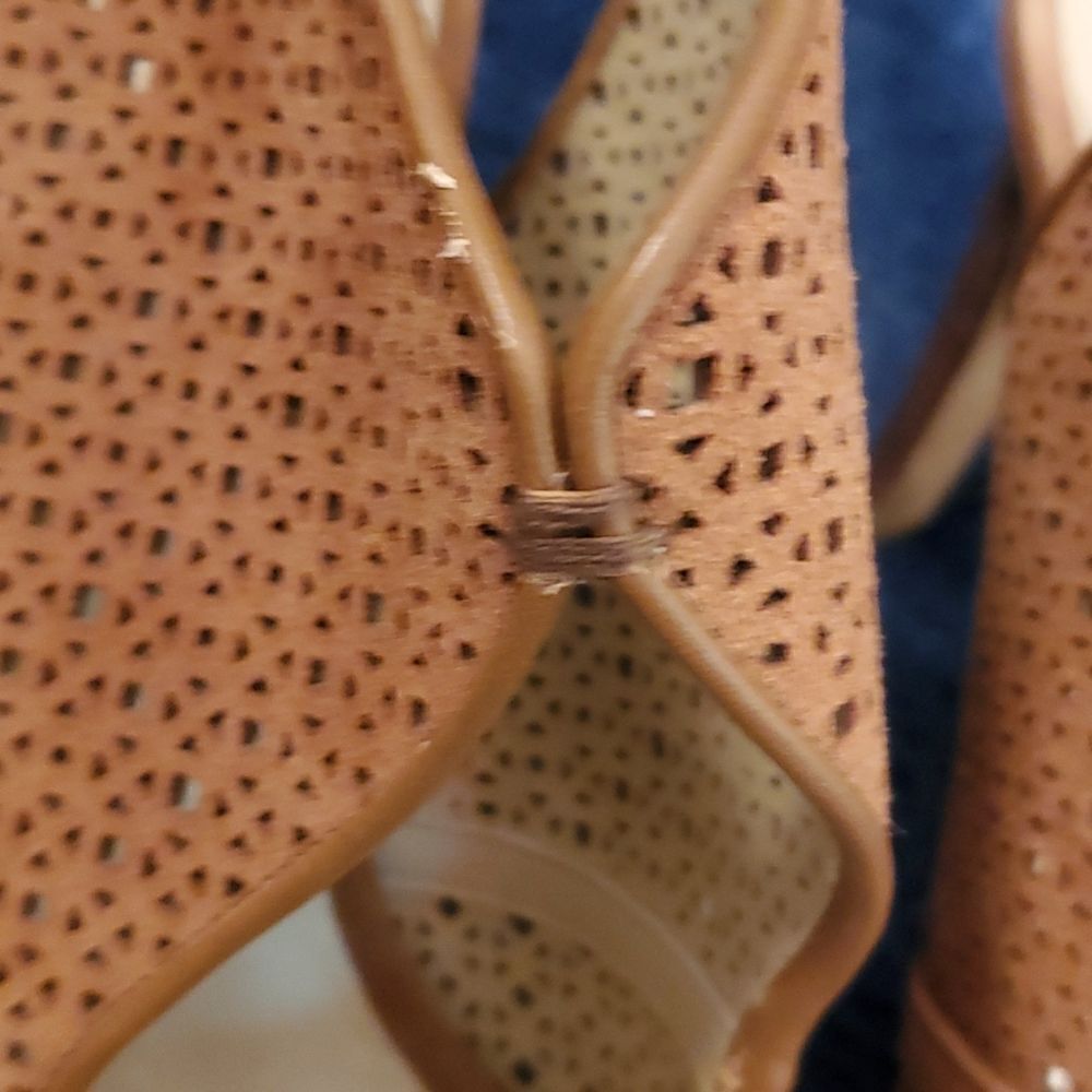 Tory Burch Heels 7.5M  - Picture 2 of 10